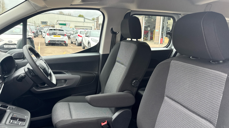 Toyota Proace City Verso 100kW Icon L2 50kWh 5dr Auto Electric Estate